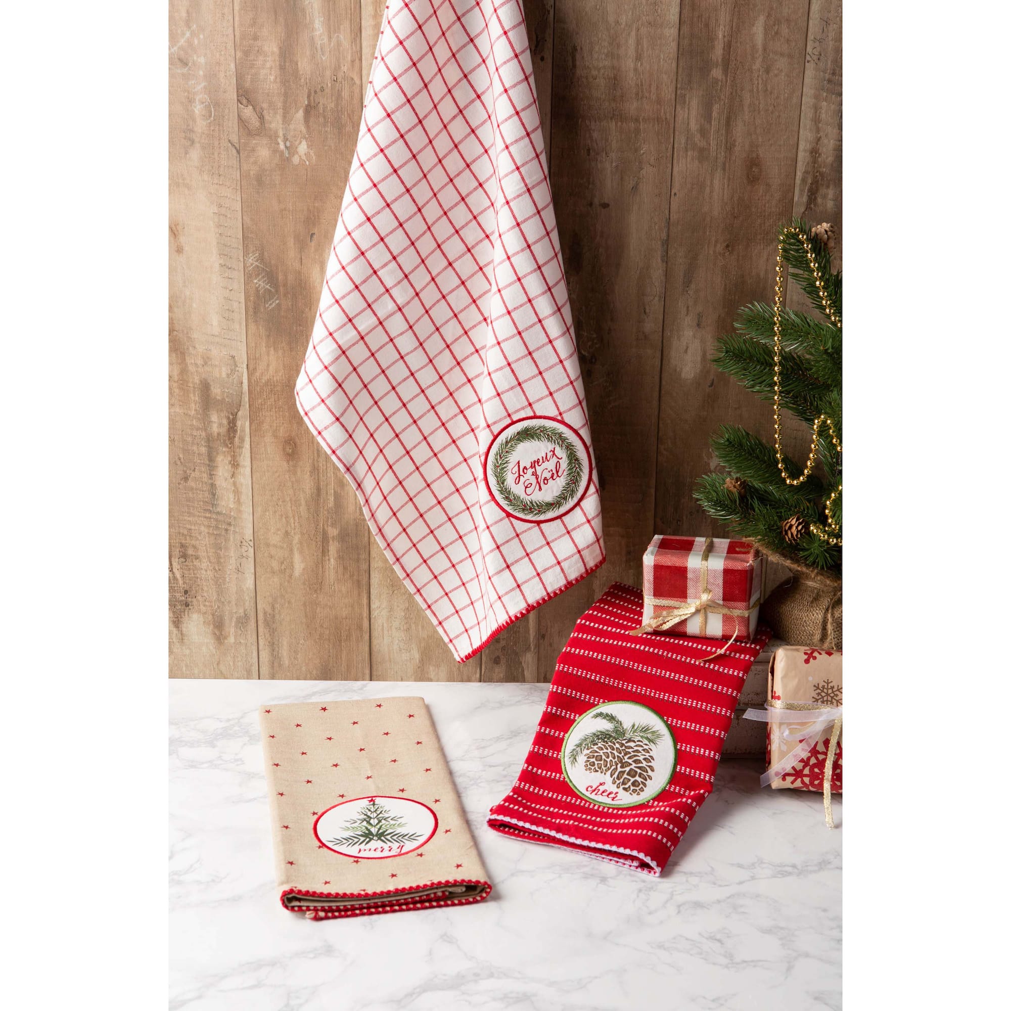 DII® Assorted Noel Embellished Dishtowel Set